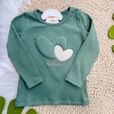 Conj. Blusa Manga Longa Canelada Corações Cut Things e Short  - Verde e Areia